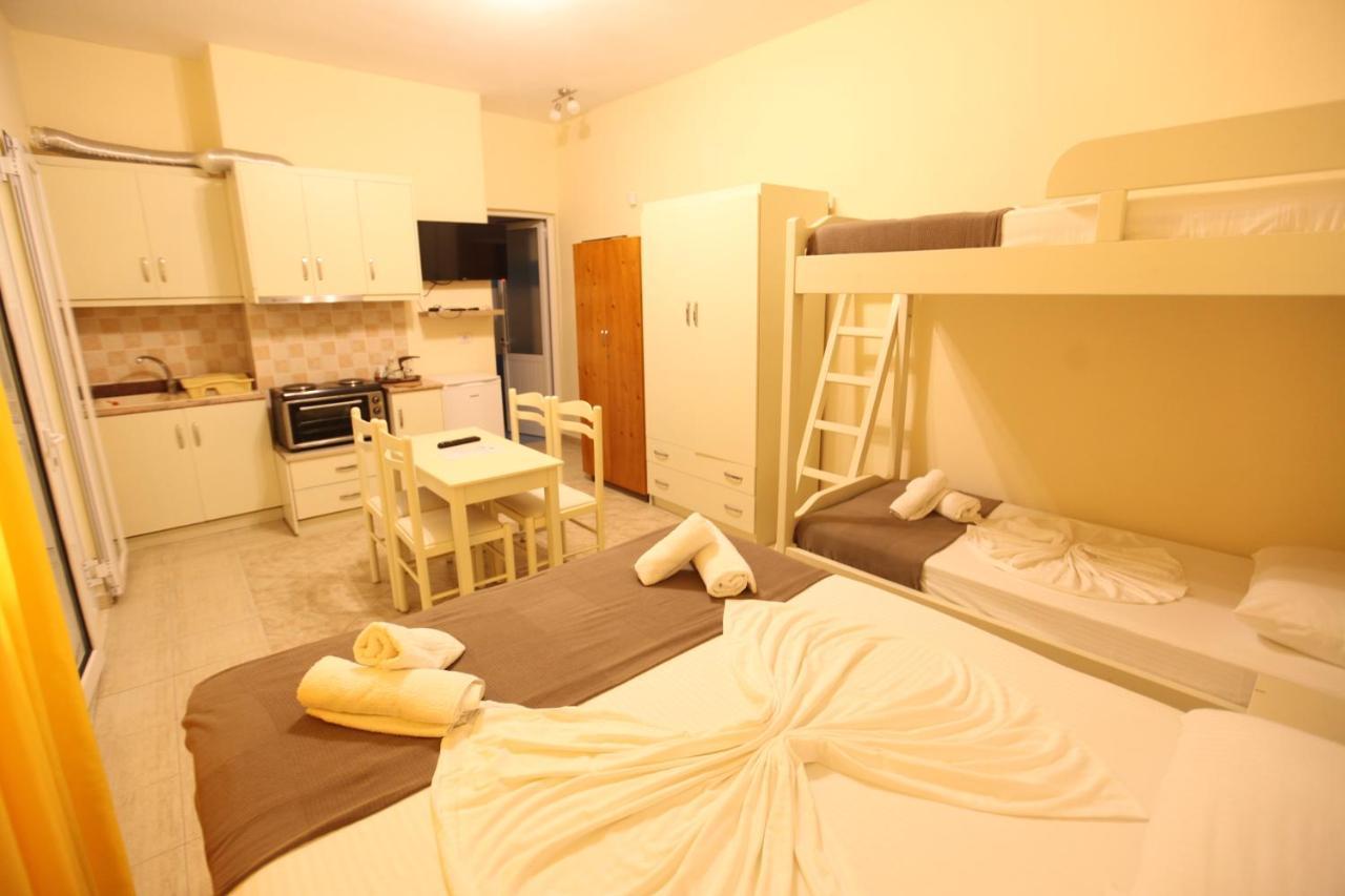 Hotel Prishtina Sarande Exterior photo