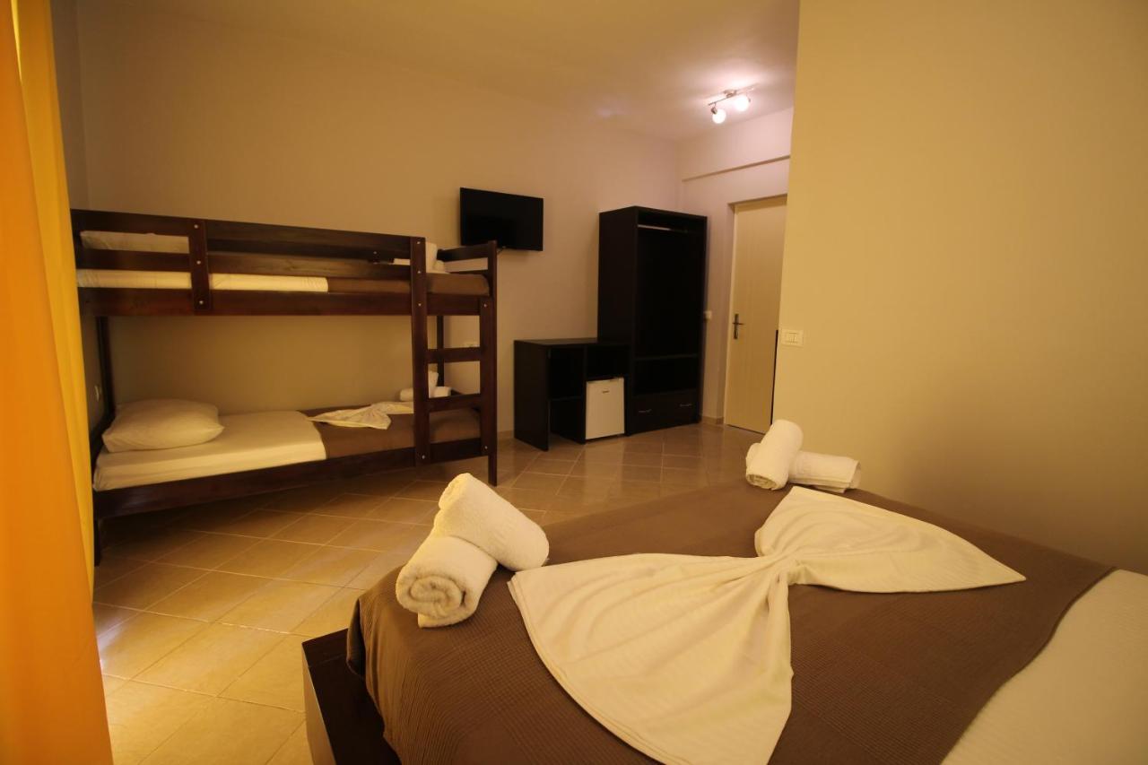 Hotel Prishtina Sarande Exterior photo